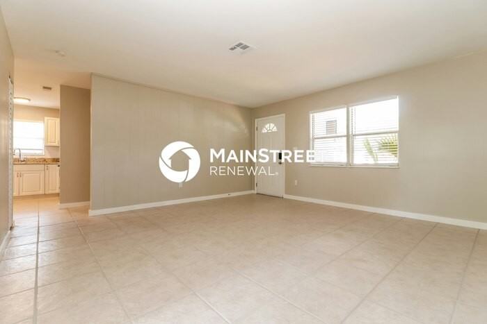 9537 Groveland St - Photo 2 of 16