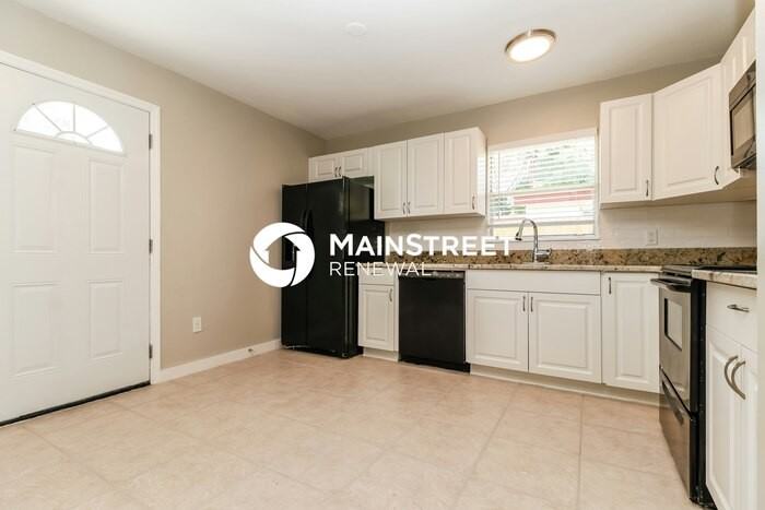 9537 Groveland St - Photo 4 of 16