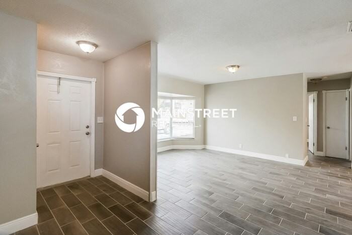 2360 Nw 60th Ave - Photo 2 of 15