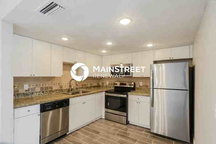 2360 Nw 60th Ave - Photo 7 of 15