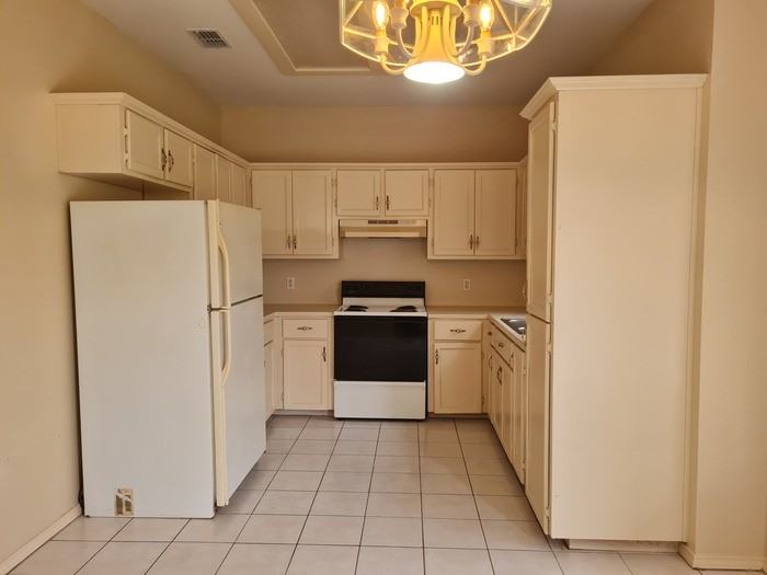 1805 Dixieland Rd #105 - Photo 2 of 15