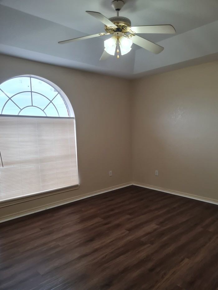 1805 Dixieland Rd #105 - Photo 6 of 15