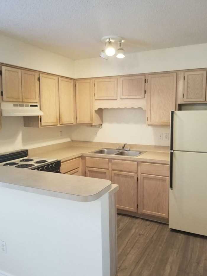 2217 E Grimes St #6 - Photo 5 of 12