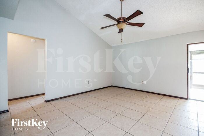 1595 Sailpoint Dr - Photo 3 of 15