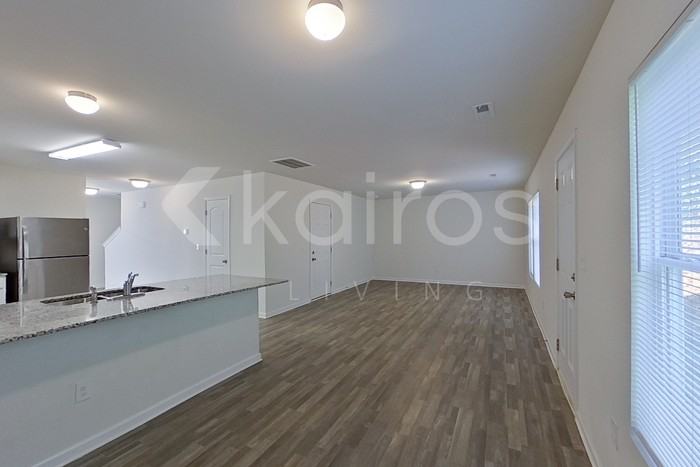 2051 Country Pl - Photo 5 of 22