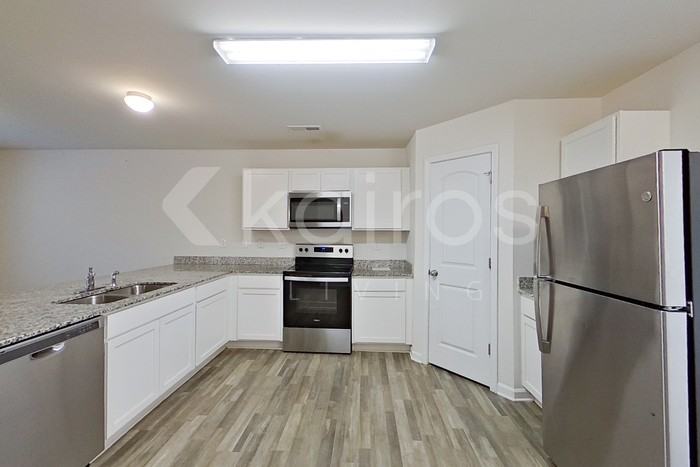 2051 Country Pl - Photo 6 of 22