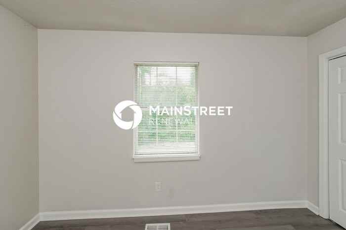 5821 Whisper Wood Rd - Photo 6 of 15