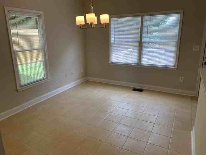 668 Smith St Sw - Photo 7 of 30