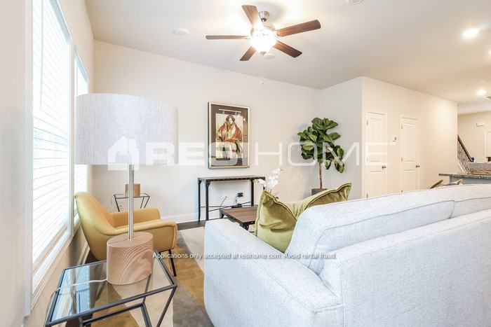 979 Simmons Trce - Photo 7 of 18