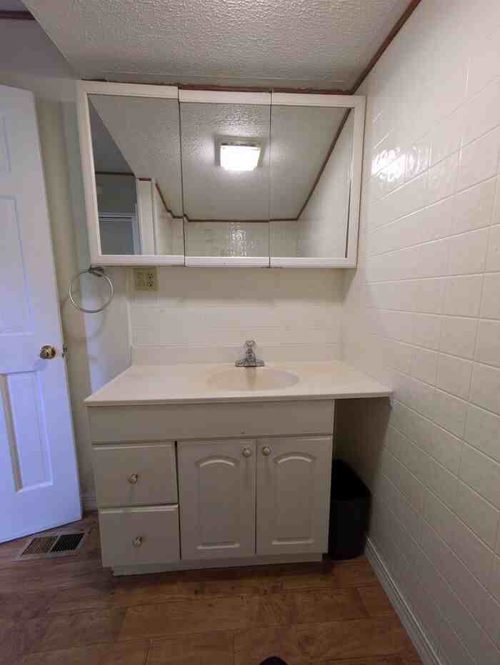 2207 19th Ave Se - Photo 4 of 12