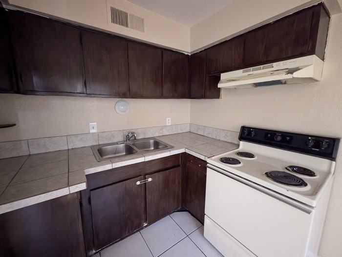 1751 E Virginia Ave #1 - Photo 6 of 12