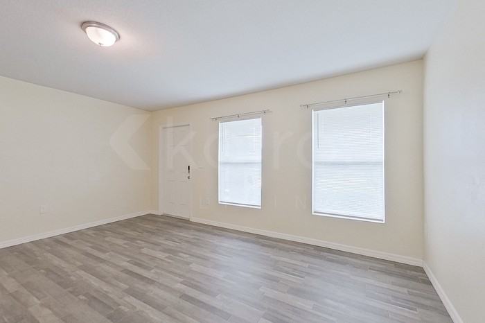 27008 Anthony Ave - Photo 2 of 20