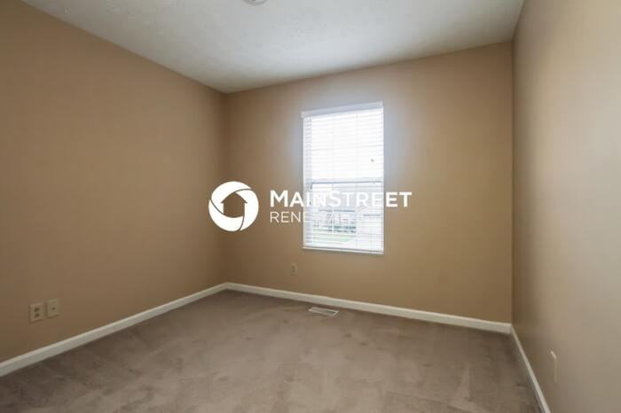 3338 Montgomery Dr - Photo 7 of 17