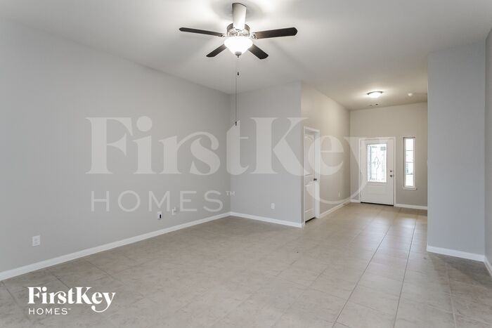 21218 Opal Oak Dr - Photo 2 of 15