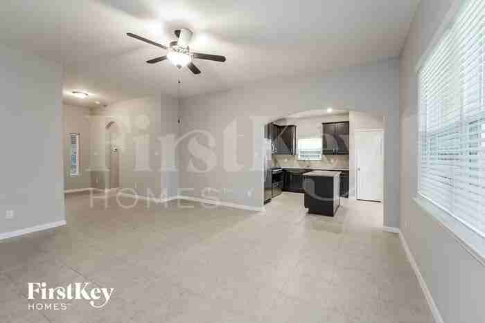 21218 Opal Oak Dr - Photo 3 of 15