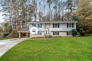 featured image of 8295 Englewood Trl