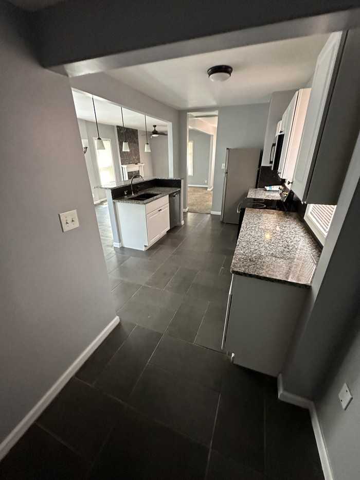 2805 Park Ave - Photo 2 of 20