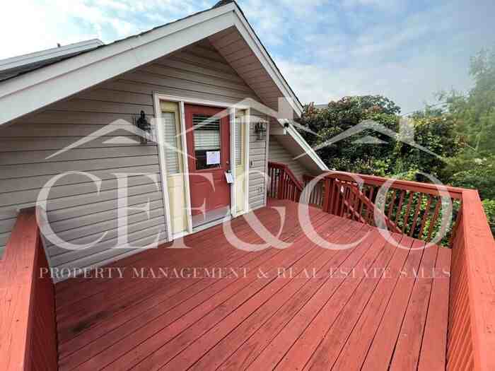 1407 E North St #C - Photo 2 of 13