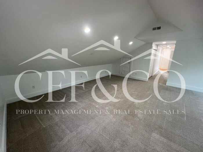 1407 E North St #C - Photo 3 of 13