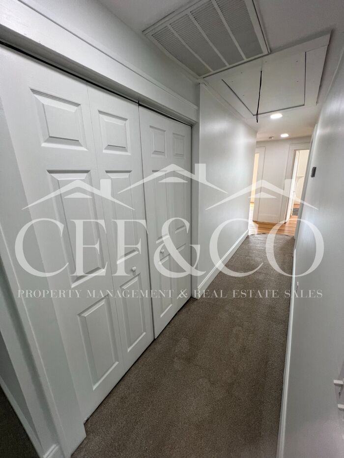 1407 E North St #C - Photo 5 of 13