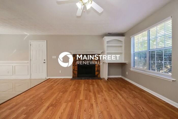 70 Summer Ln - Photo 2 of 17