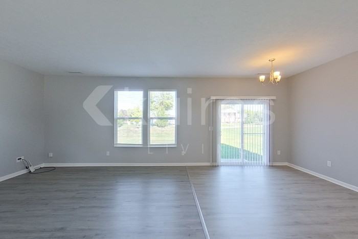 10412 Pintail Lane - Photo 4 of 26