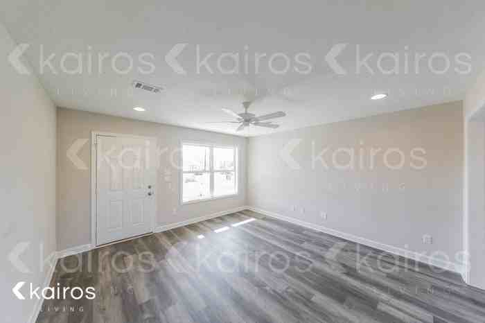 158 Wexford Way - Photo 4 of 16