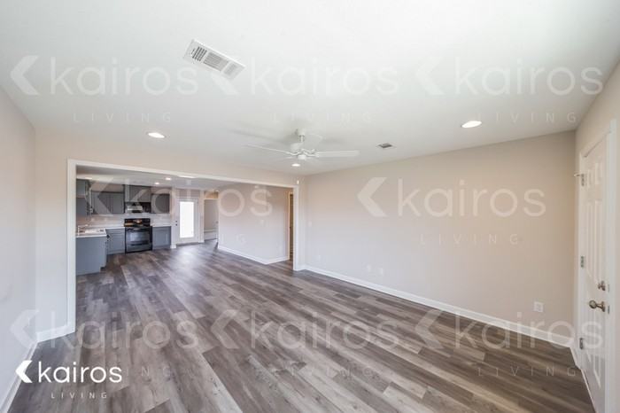 158 Wexford Way - Photo 5 of 16