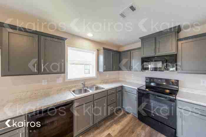 158 Wexford Way - Photo 7 of 16