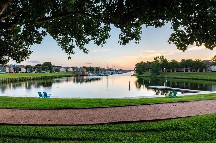 1 Signature Point Dr #B2 - Photo 3 of 11