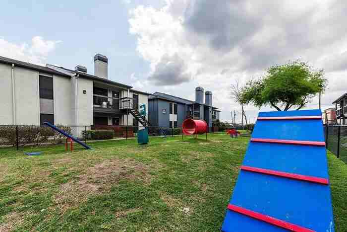 4201 Fairmont Pkwy #B5 - Photo 4 of 18