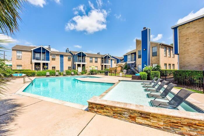 2800 Nasa Pkwy #C2 - Photo 2 of 36