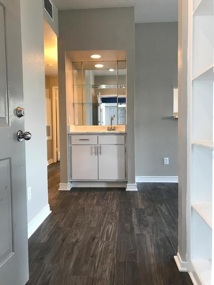 2800 Nasa Pkwy #C2 - Photo 7 of 36