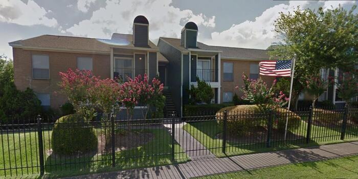 502 E Sam Houston Pkwy S #C3 - Photo 3 of 3