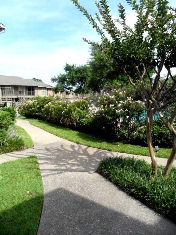 90 Uvalde Rd #B1 - Photo 3 of 21