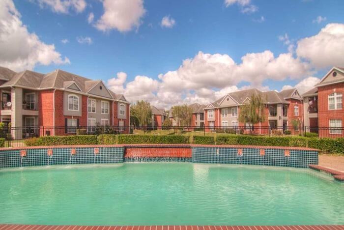 9801 W Fairmont Pkwy #D1 - Photo 4 of 11