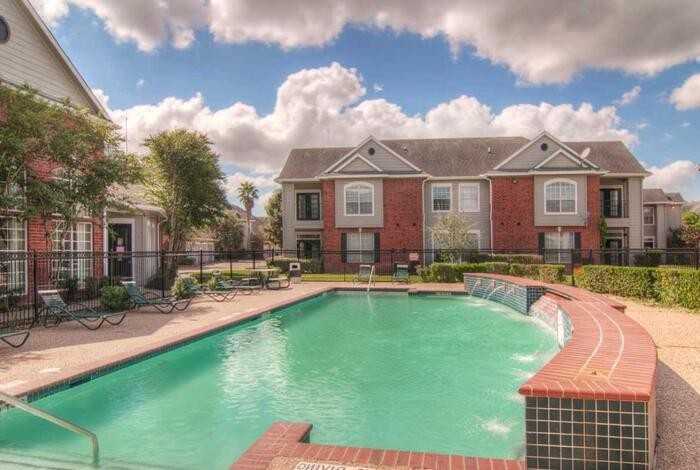 9801 W Fairmont Pkwy #B2 - Photo 5 of 11