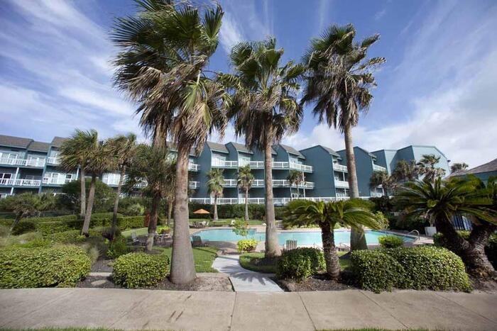 7820 Seawall Blvd #C1 - Photo 6 of 28