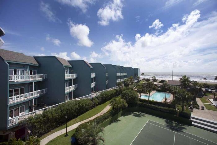 7820 Seawall Blvd #C4 - Photo 5 of 31