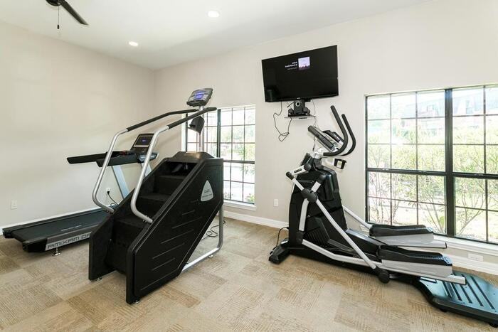 3400 Shady Hill Dr #D1 - Photo 5 of 14