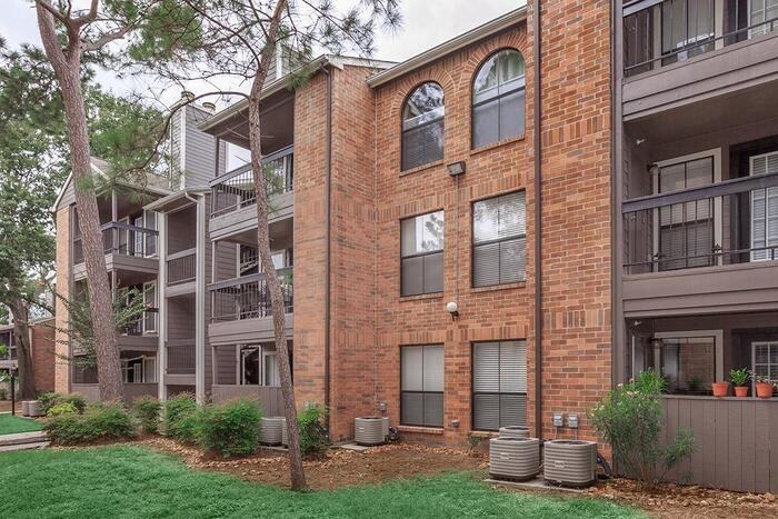 7850 Fm 1960 Rd E #B2 - Photo 4 of 18