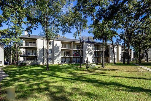 910 Cypress Station Dr #B3 - Photo 2 of 18