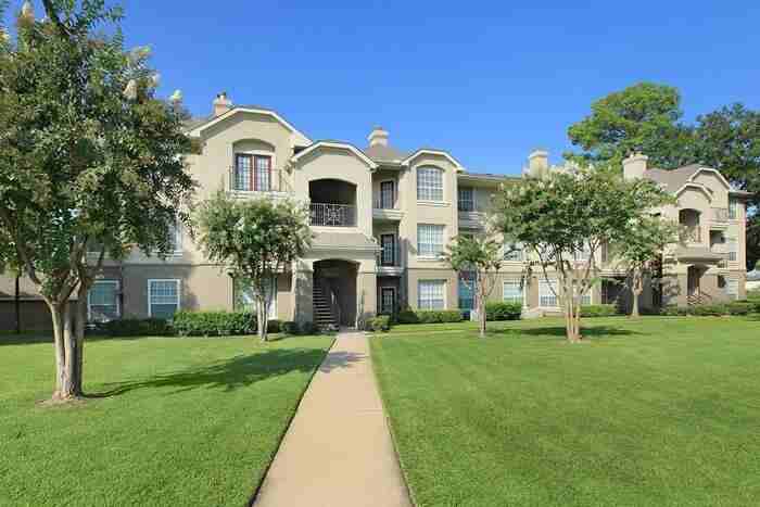 5959 Fm 1960 Rd W #B1 - Photo 2 of 33