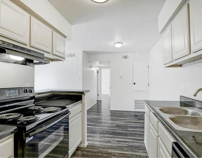 17601 Cali Dr #D1 - Photo 7 of 9