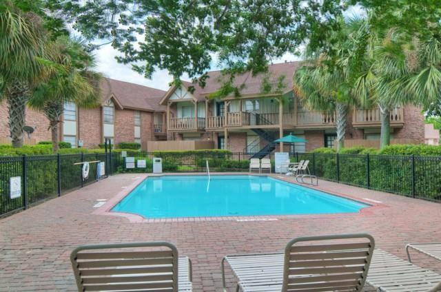 8222 Kingsbrook Rd #B1 - Photo 3 of 9