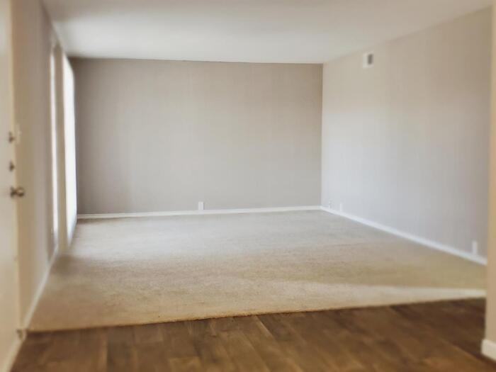 791 Bateswood Dr #C4 - Photo 3 of 6