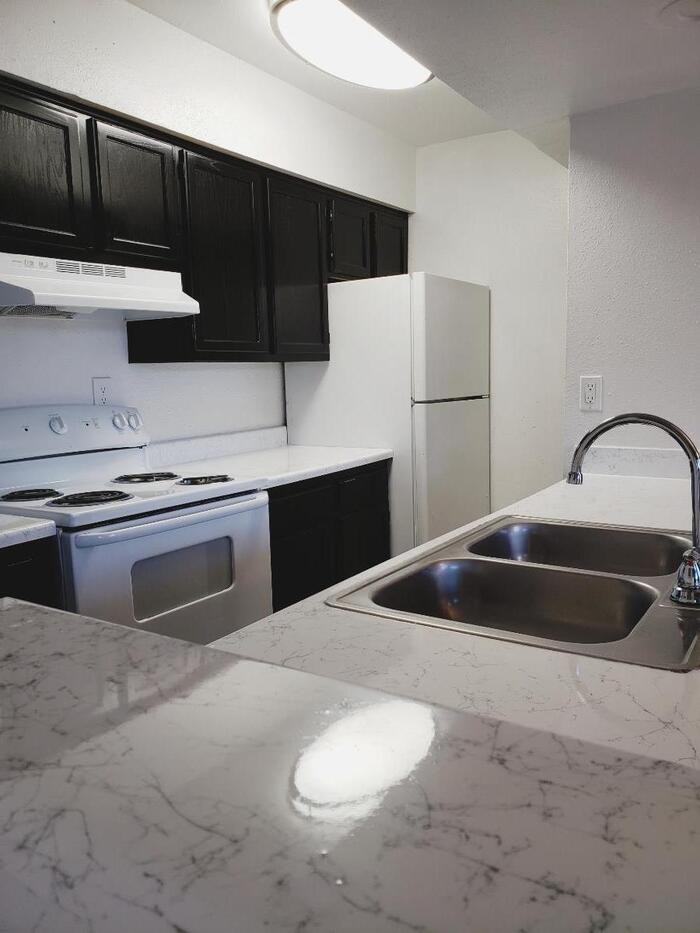 791 Bateswood Dr #C4 - Photo 6 of 6