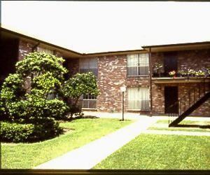 10501 Holly Springs Dr #C1 - Photo 2 of 15