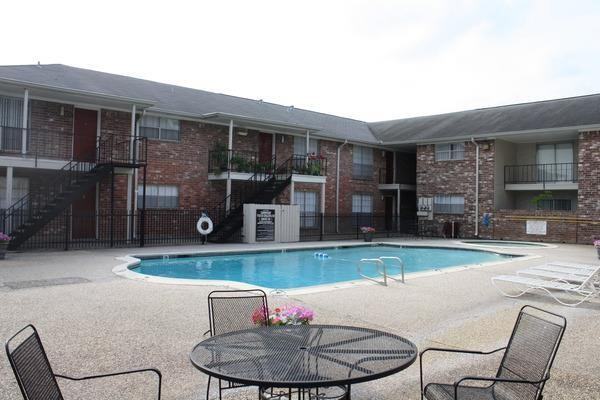 10501 Holly Springs Dr #C1 - Photo 4 of 15