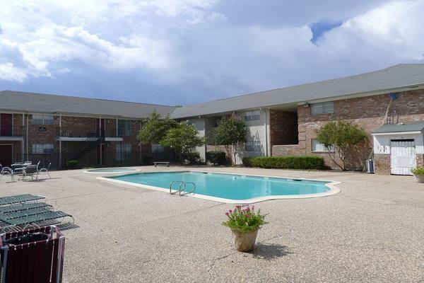 10501 Holly Springs Dr #C1 - Photo 5 of 15